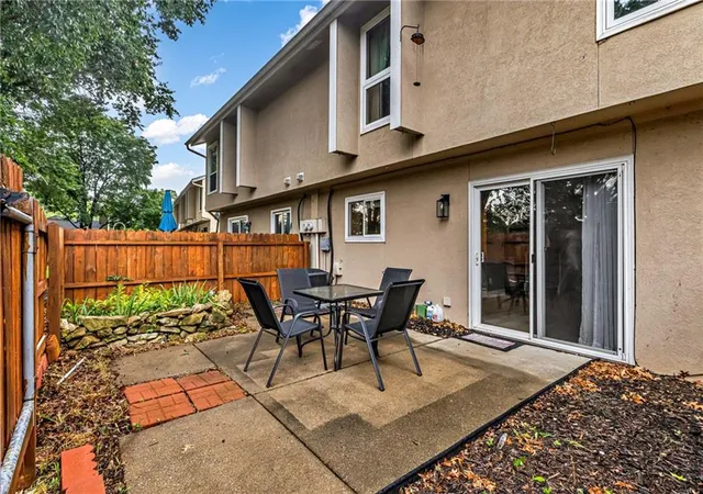 3rd image of 12735 W 108Th Pl, Overland Park, KS 66210 | MLS# 2636869