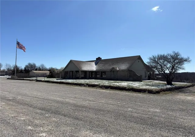 4th image of 37 Poplar Ln, Linn Valley, KS 66040 | MLS# 2636871