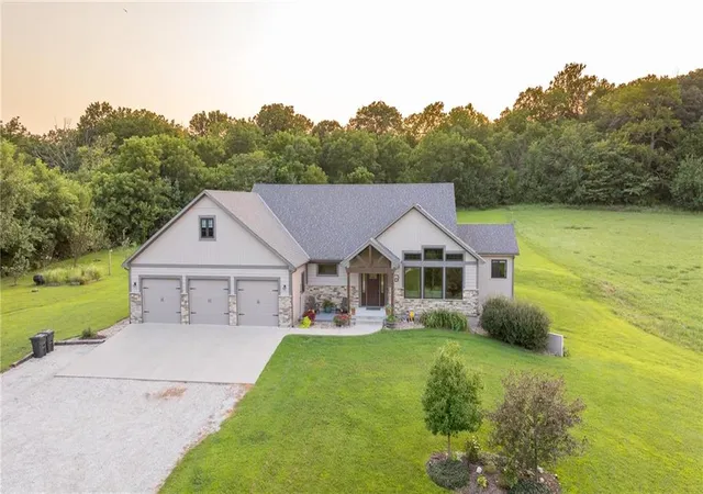 3rd image of 36920 Edgerton Rd, Osawatomie, KS 66064 | MLS# 2636872
