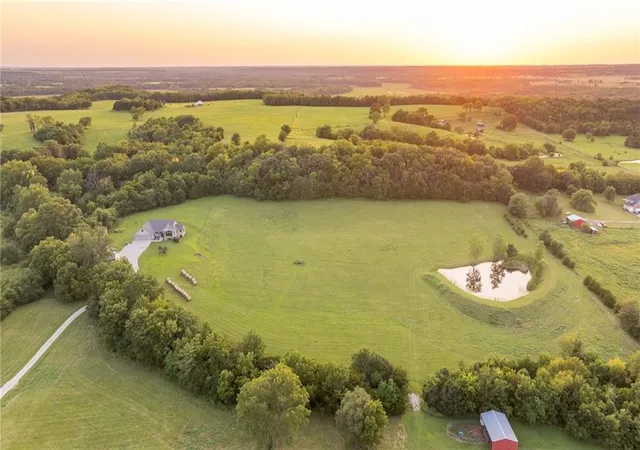 5th image of 36920 Edgerton Rd, Osawatomie, KS 66064 | MLS# 2636872