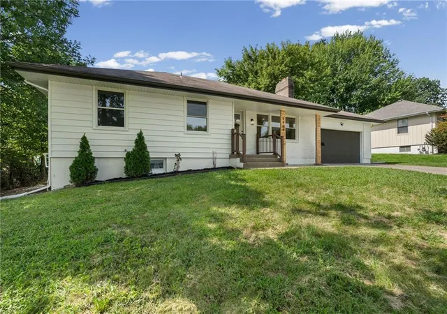 Photo 2 of Sale Pending at 9909 E 77th Terrace, Raytown, MO 64138 | MLS# 2636874 | Listing updated on 2026-08-17