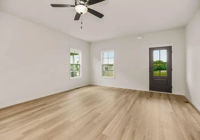 3rd image of 1600 Cottonwood Creek Ave #9, Kearney, MO 64060 | MLS# 2636877