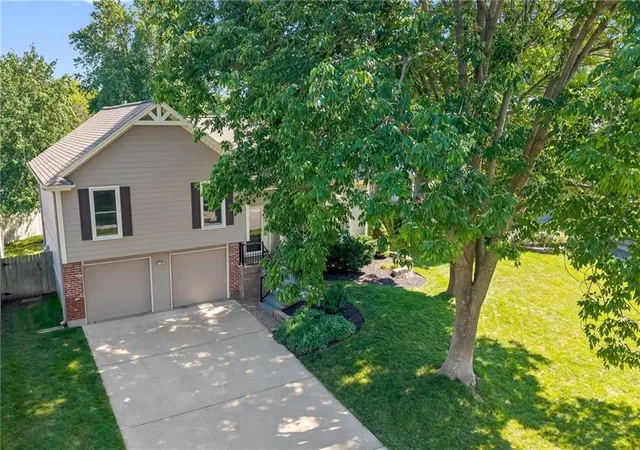 2nd image of 22201 W 64th Ter, Shawnee, KS 66226 | MLS# 2636880