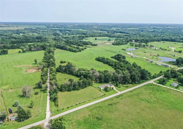 3rd image of 681-B Sw State Hwy T Hwy, Holden, MO 64040 | MLS# 2636882
