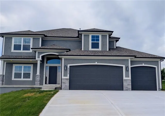 1st image of 8819 N Colorado Ave, Kansas City, MO 64156 | MLS# 2636883