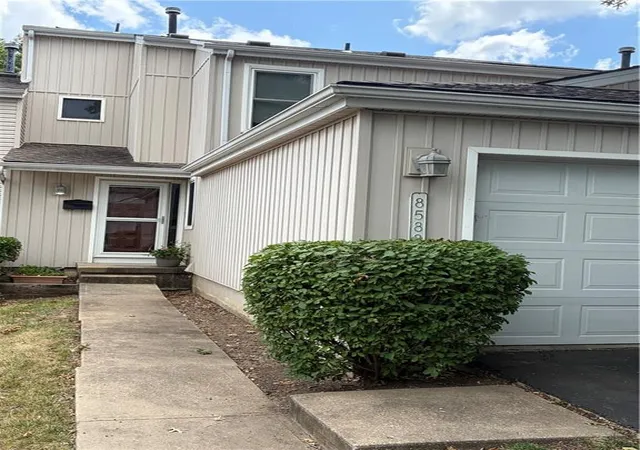 Photo 2 of Sale Pending at 8588 W 108th Place, Overland Park, KS 66210 | MLS# 2636887 | Listing updated on 2026-08-29