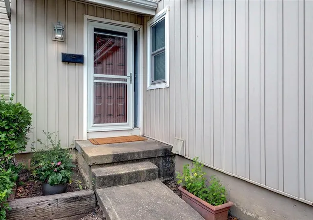 Photo 3 of Sale Pending at 8588 W 108th Place, Overland Park, KS 66210 | MLS# 2636887 | Listing updated on 2026-08-29