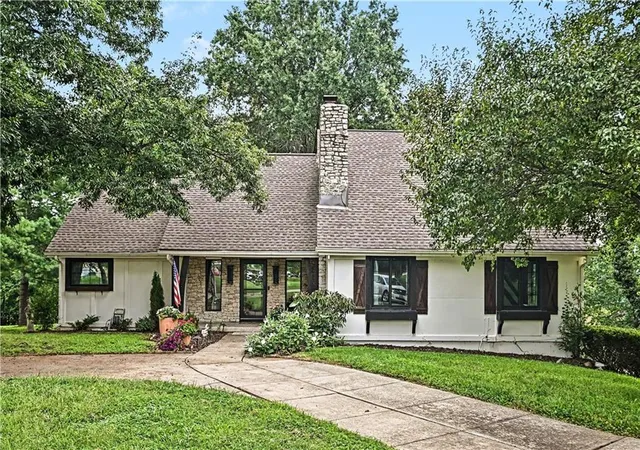 Photo 1 of Single family home for sale at 4811 Lees Summit Rd, Kansas City, MO 64136 | MLS# 2636896 | Listing updated on 2026-09-21