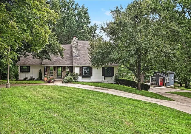 Photo 2 of Single family home for sale at 4811 Lees Summit Rd, Kansas City, MO 64136 | MLS# 2636896 | Listing updated on 2026-09-21