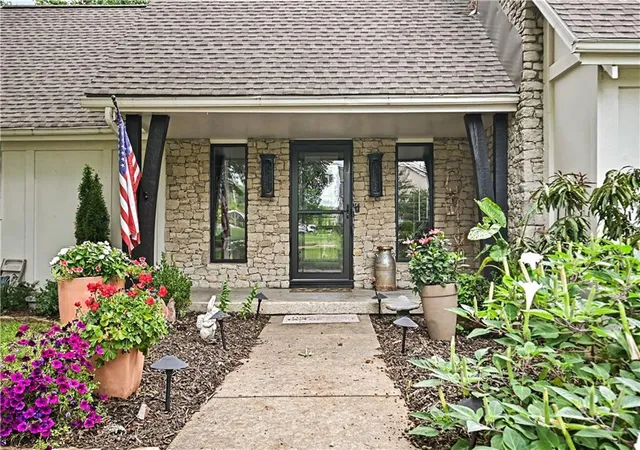 Photo 3 of Single family home for sale at 4811 Lees Summit Rd, Kansas City, MO 64136 | MLS# 2636896 | Listing updated on 2026-09-21
