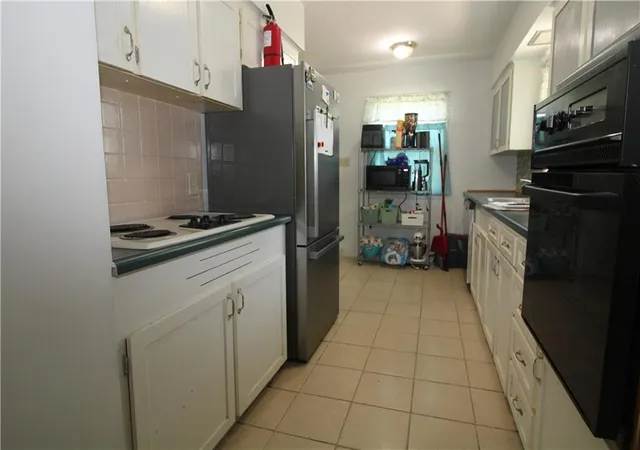 Photo 5 of Single family home for sale at 2307 Valley Brk Ln, Saint Joseph, MO 64503 | MLS# 2636900 | Listing updated on 2026-08-25