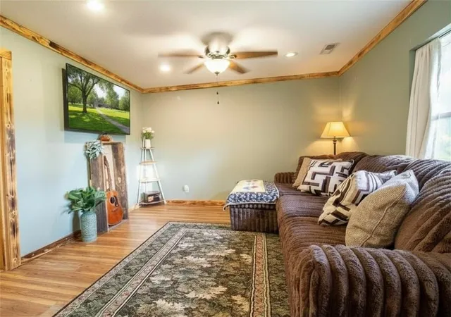 2nd image of 25438 Poplar Dr, Barnett, MO 65011 | MLS# 2636901