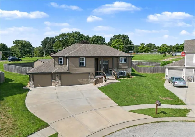 1st image of 1401 Ne 182nd St, Smithville, MO 64089 | MLS# 2636905