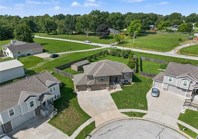 2nd image of 1401 Ne 182nd St, Smithville, MO 64089 | MLS# 2636905
