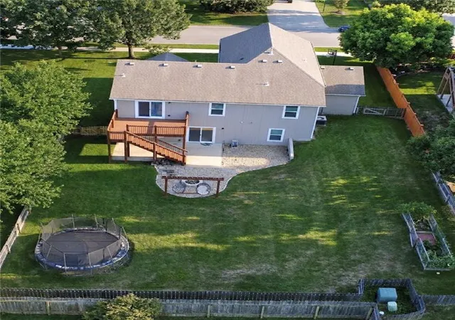 3rd image of 3214 Nottingham Ct, Lawrence, KS 66049 | MLS# 2636906