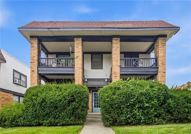 1st image of 4340 Holly St, Kansas City, MO 64111 | MLS# 2636918
