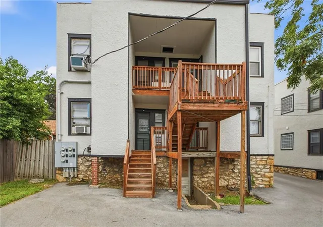Listing Photo 5 - Condo for sale in building located at 4340 Holly St, Kansas City, MO 64111