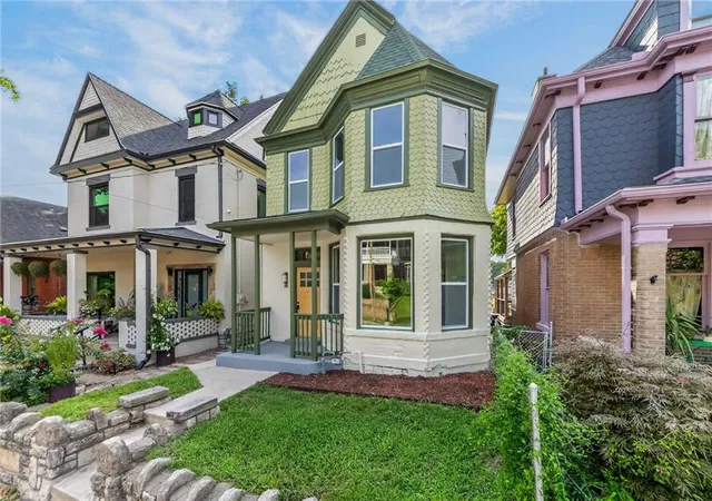 Photo 3 of Single family home for sale at 424 Olive St, Kansas City, MO 64124 | MLS# 2636919 | Listing updated on 2026-08-28