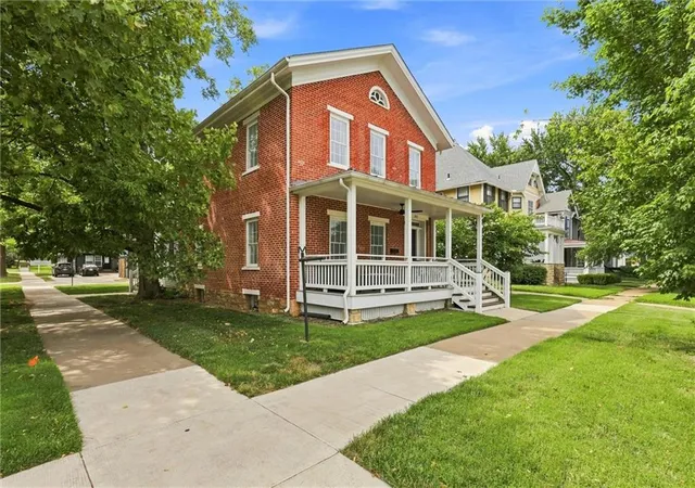 Photo 3 of Sale Pending at 945 945 1/2 Kentucky St, Lawrence, KS 66044 | MLS# 2636920 | Listing updated on 2026-08-19