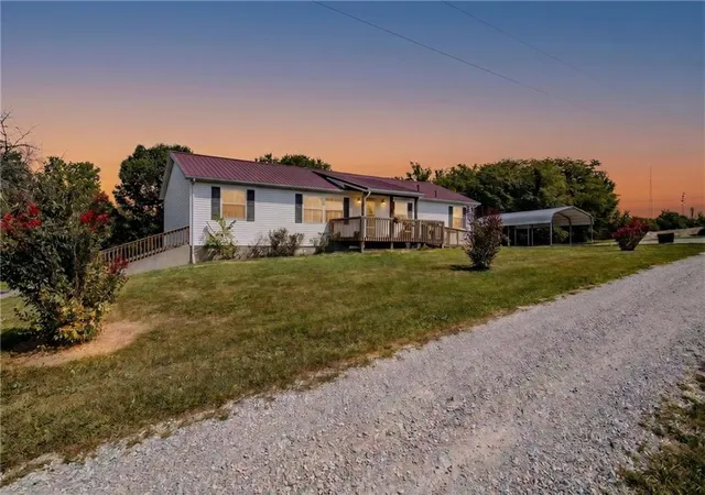 1st image of 160 Nw 1415p Rd Nw, Urich, MO 64788 | MLS# 2636927