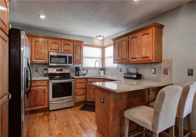 image of 12204 White Oak St, Peculiar, MO 64078 | MLS# 2636931