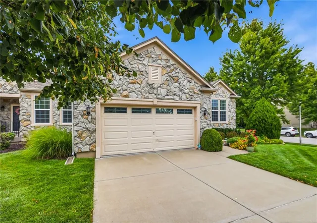 3rd image of 11287 S Chouteau St, Olathe, KS 66061 | MLS# 2636932