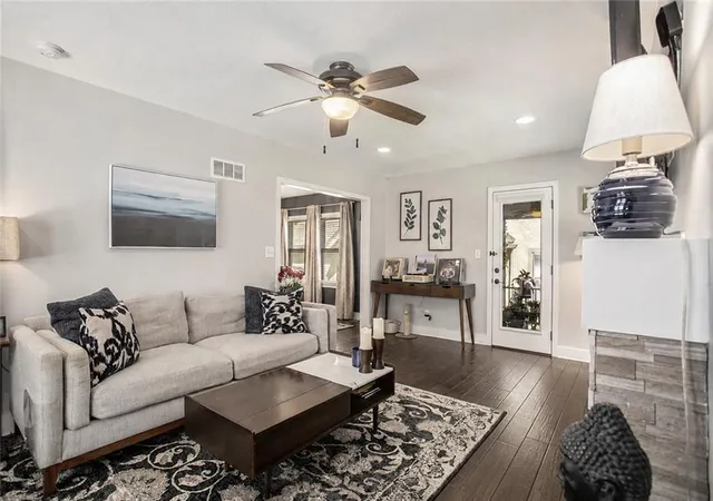 Photo 3 of Sale Pending at 702 E 71 Terrace, Kansas City, MO 64131 | MLS# 2636937 | Listing updated on 2026-08-19