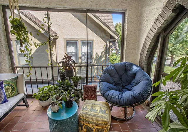 Photo 4 of Sale Pending at 702 E 71 Terrace, Kansas City, MO 64131 | MLS# 2636937 | Listing updated on 2026-08-19