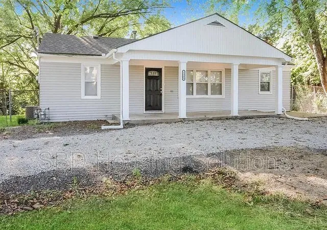 1st image of 1904 N Kendall Rd, Independence, MO 64058 | MLS# 2636940