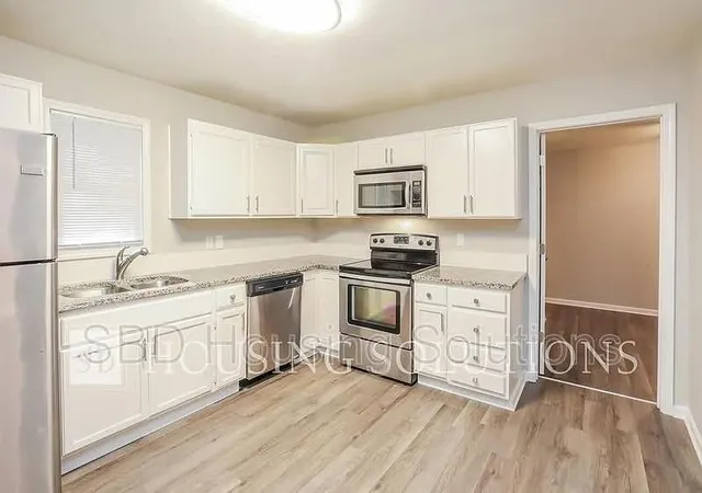 2nd image of 1904 N Kendall Rd, Independence, MO 64058 | MLS# 2636940