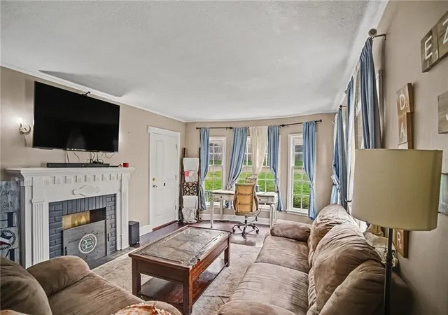 Photo 4 of Sale Pending at 3719 Seneca St, Saint Joseph, MO 64507 | MLS# 2636948 | Listing updated on 2026-08-20