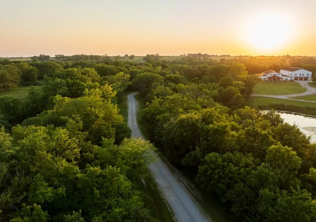 2nd image of 8937 Westlake Rd, Meriden, KS 66512 | MLS# 2636958