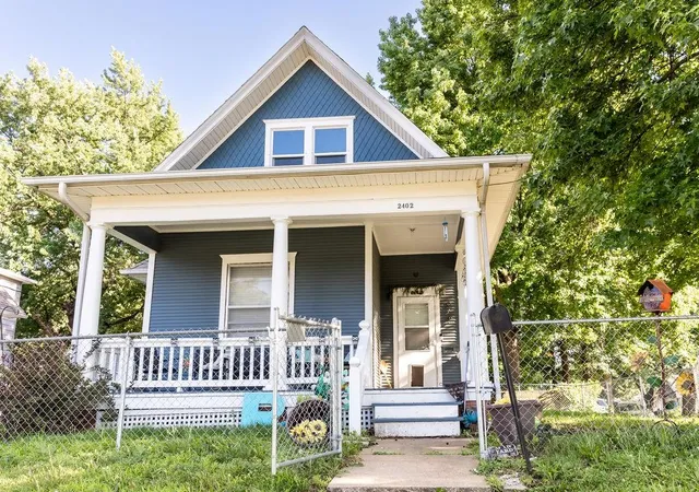 Photo 1 of Single family home for sale at 2402 Mitchell Ave, Saint Joseph, MO 64507 | MLS# 2636959 | Listing updated on 2026-08-15