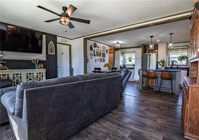 4th image of 950 Eisenhower Rd, Princeton, KS 66078 | MLS# 2636963