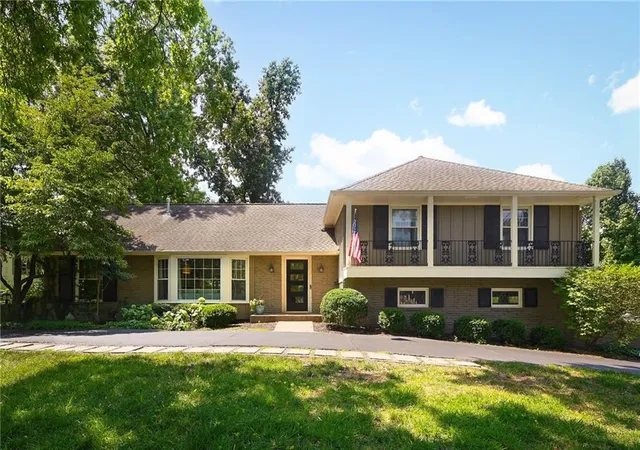 1st image of 9700 Wenonga Ln, Leawood, KS 66206 | MLS# 2636968