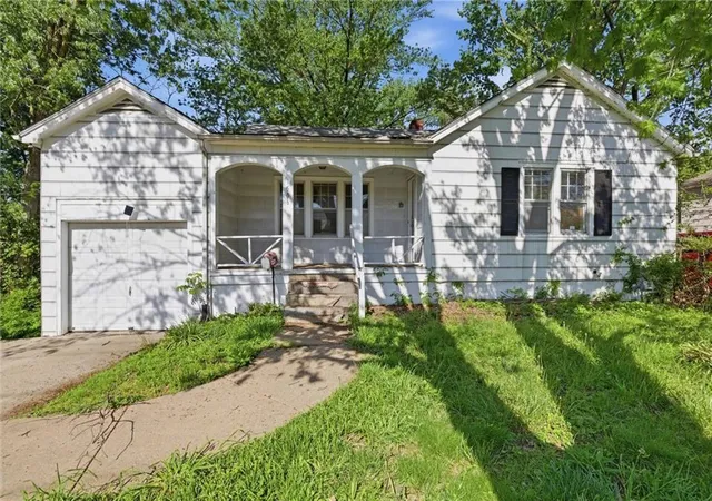 2nd image of 1506 S Hedges Ave, Independence, MO 64052 | MLS# 2636970