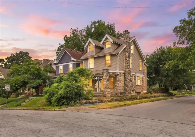 2nd image of 4200 Mercier St, Kansas City, MO 64111 | MLS# 2636972