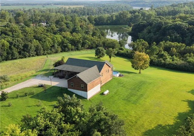 Photo 3 of Single family home for sale at 954 Tioga Rd, Wathena, KS 66090 | MLS# 2636974 | Listing updated on 2026-08-19