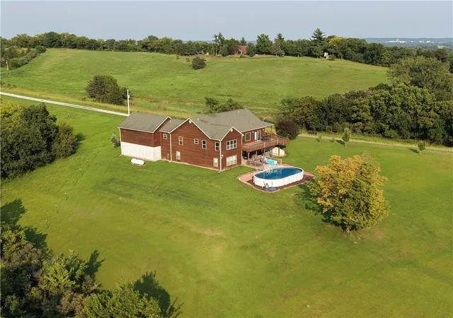 Photo 4 of Single family home for sale at 954 Tioga Rd, Wathena, KS 66090 | MLS# 2636974 | Listing updated on 2026-08-19