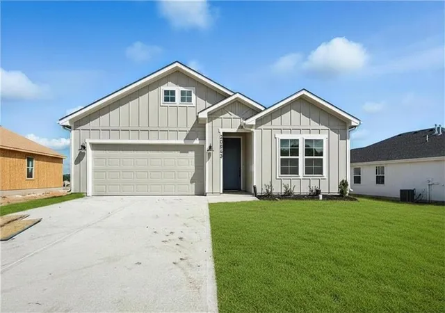 1st image of 17565 Spivey St, Gardner, KS 66030 | MLS# 2636975