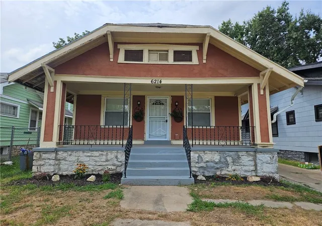 Photo 1 of Single family home for sale at 6214 Swope Pkwy, Kansas City, MO 64130 | MLS# 2636978 | Listing updated on 2026-08-27