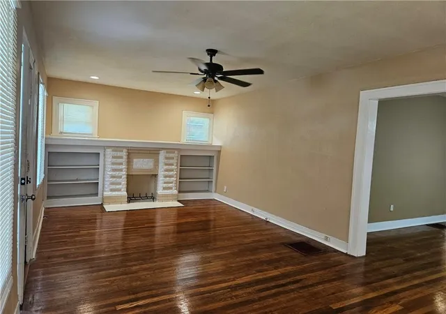 Photo 3 of Single family home for sale at 6214 Swope Pkwy, Kansas City, MO 64130 | MLS# 2636978 | Listing updated on 2026-08-27