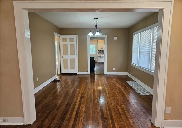 Photo 4 of Single family home for sale at 6214 Swope Pkwy, Kansas City, MO 64130 | MLS# 2636978 | Listing updated on 2026-08-27
