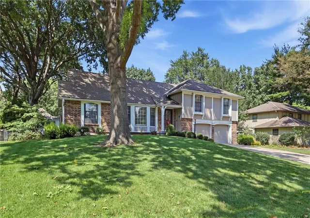1st image of 2206 W 120th St, Leawood, KS 66209 | MLS# 2636980