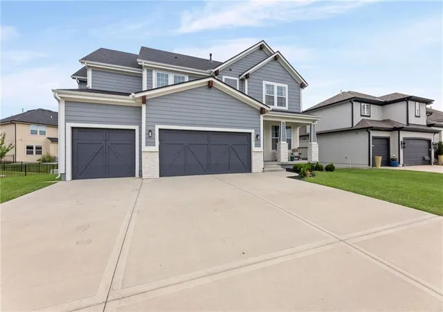 Photo 3 of Single family home for sale at 5837 Belmont Dr, Shawnee, KS 66226 | MLS# 2636982 | Listing updated on 2026-09-13