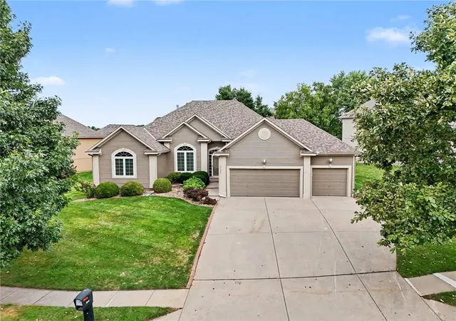 Photo 1 of Sale Pending at 3120 Ne 90th Terrace, Kansas City, MO 64156 | MLS# 2636989 | Listing updated on 2026-08-25