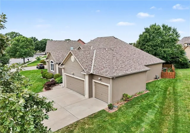 Photo 5 of Sale Pending at 3120 NE 90th Terrace, Kansas City, MO 64156 | MLS# 2636989 | Listing updated on 2026-08-25