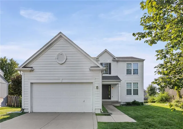 1st image of 1807 W Fredrickson Dr, Olathe, KS 66061 | MLS# 2636991