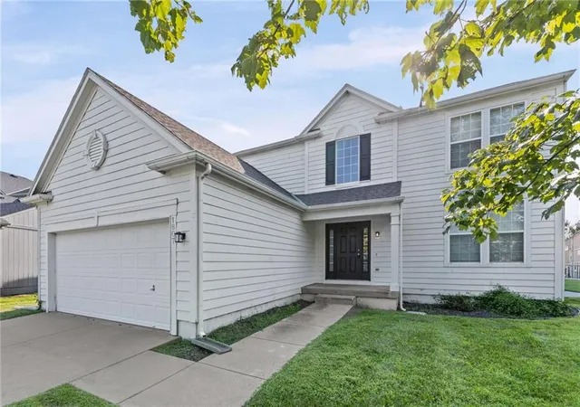 2nd image of 1807 W Fredrickson Dr, Olathe, KS 66061 | MLS# 2636991