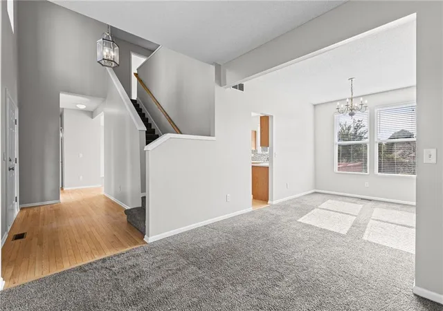 4th image of 1807 W Fredrickson Dr, Olathe, KS 66061 | MLS# 2636991